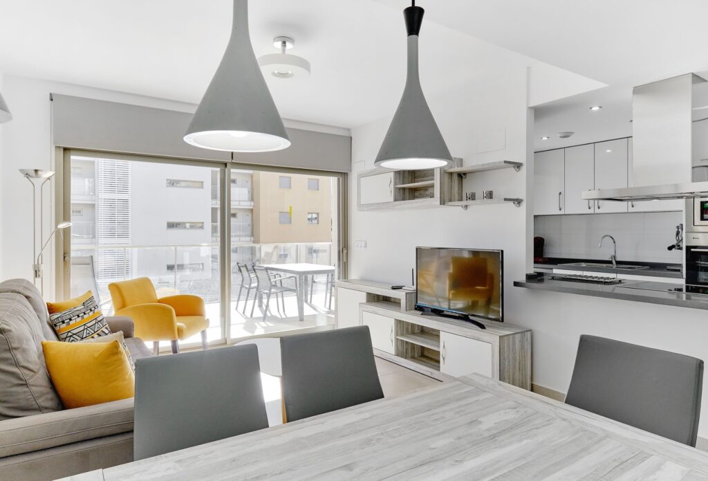 o_1hgftthsm1flbtjjpmq18c01bc83j