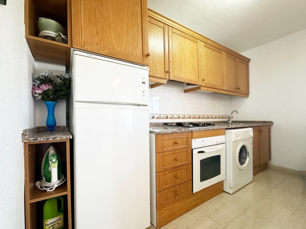 o_1j6akqtrhd1oior1lm41rc91cm42p