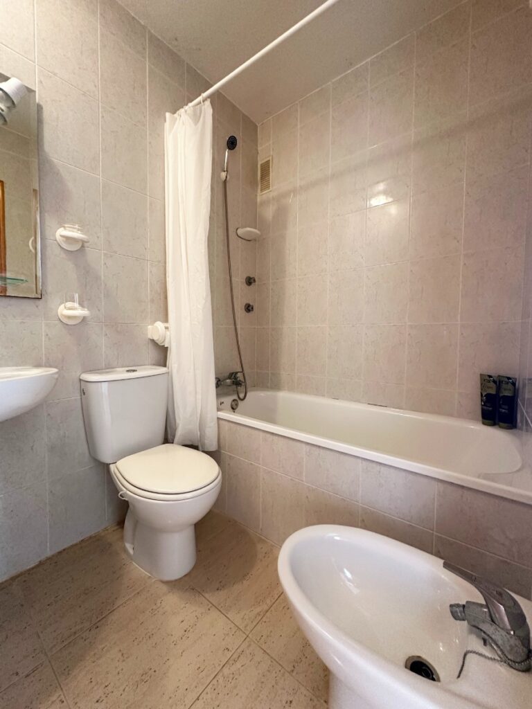 o_1j6akqtrhp9110ebrtr19bn19n930