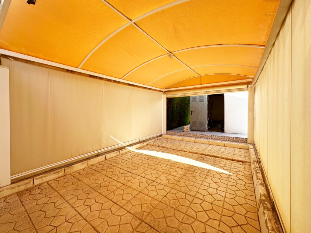 o_1j6iolasd11hrncr1uq41hd51qqv3b