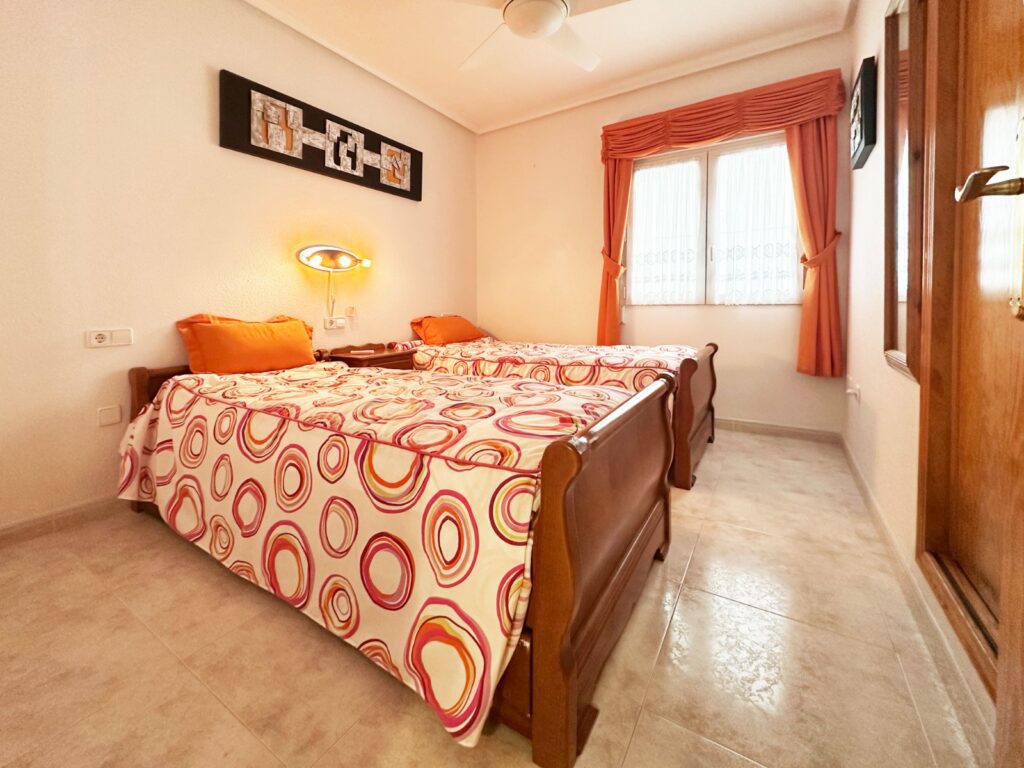 o_1j6iolasd1dj8p1av3j2mihm04a