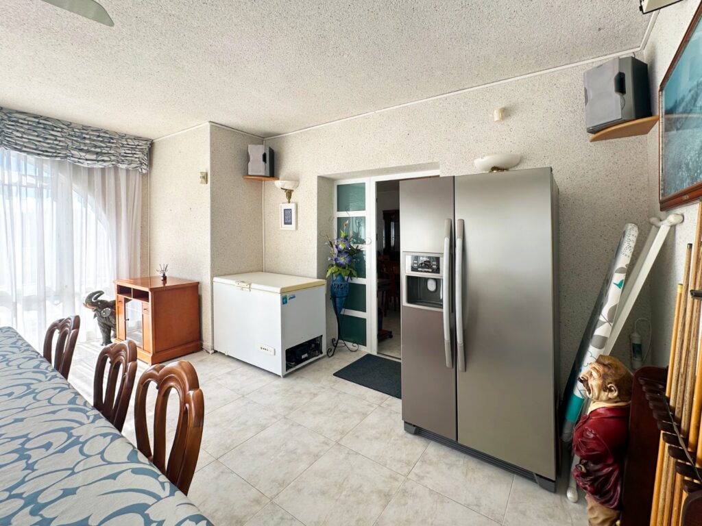 o_1j6iolasdahv1hrl1bvv1rm11k6t3r