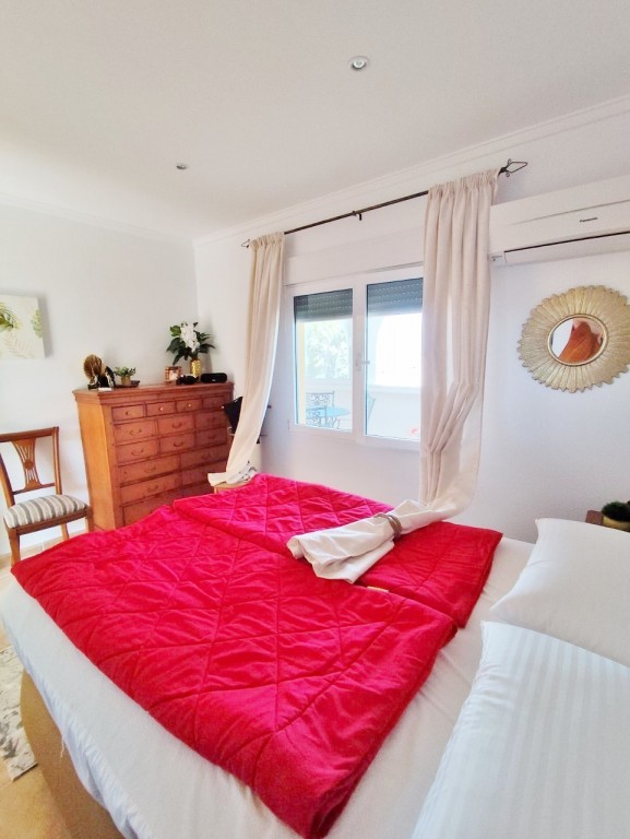 o_1j8387qr3180k1f4k10f1dmb1n1dib