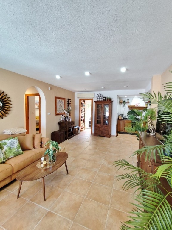 o_1j8387qr3aod12pibps133j1549i6