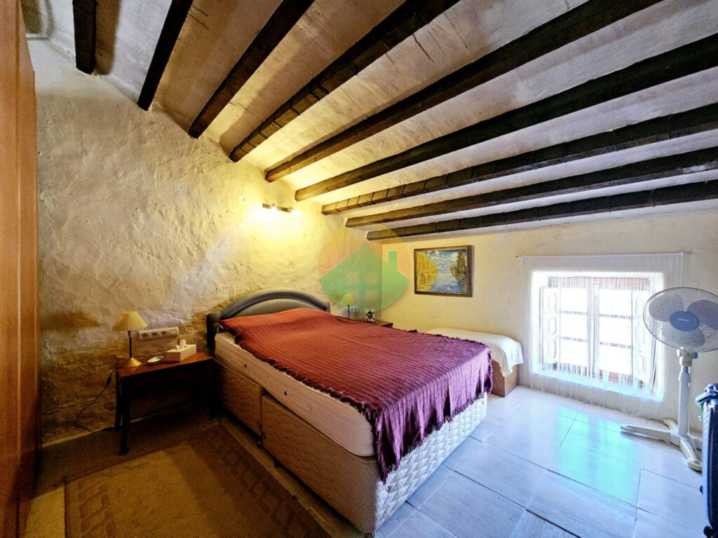 almagros01-6943f77da9b72