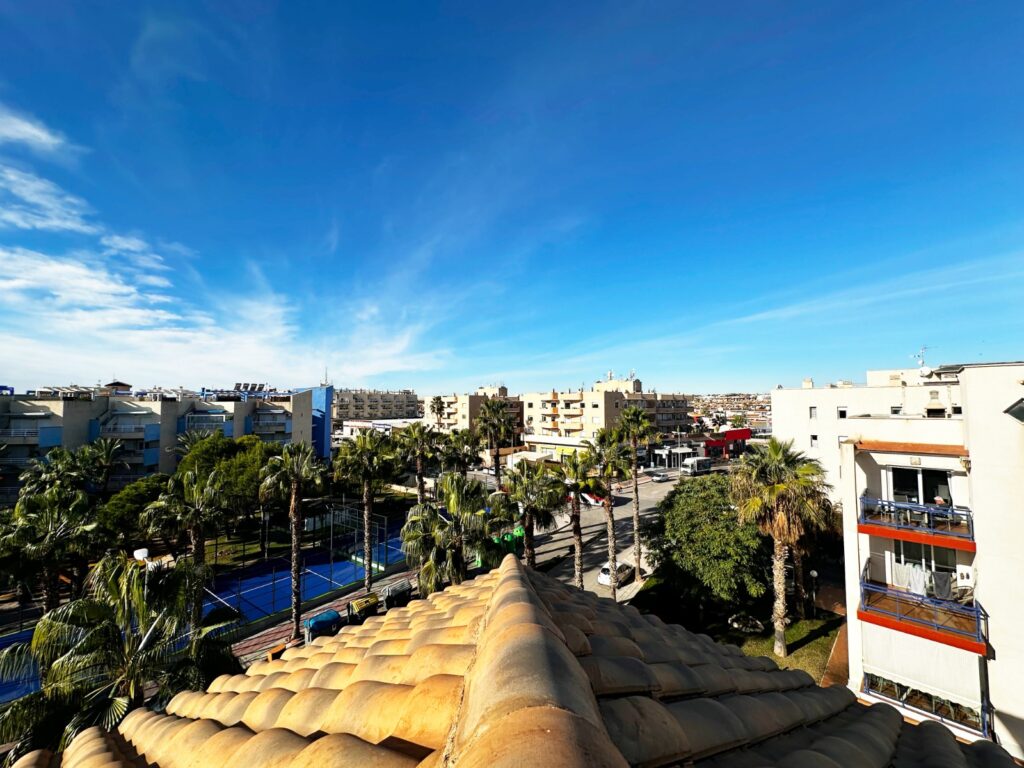 o_1jerqu8ps125onfovs61sm117kf33