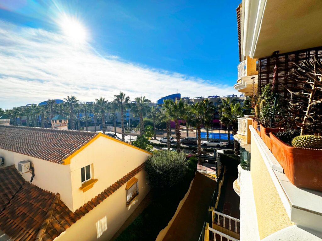 o_1jerqu8ps177o1rfl1eg8197p1tuo3g