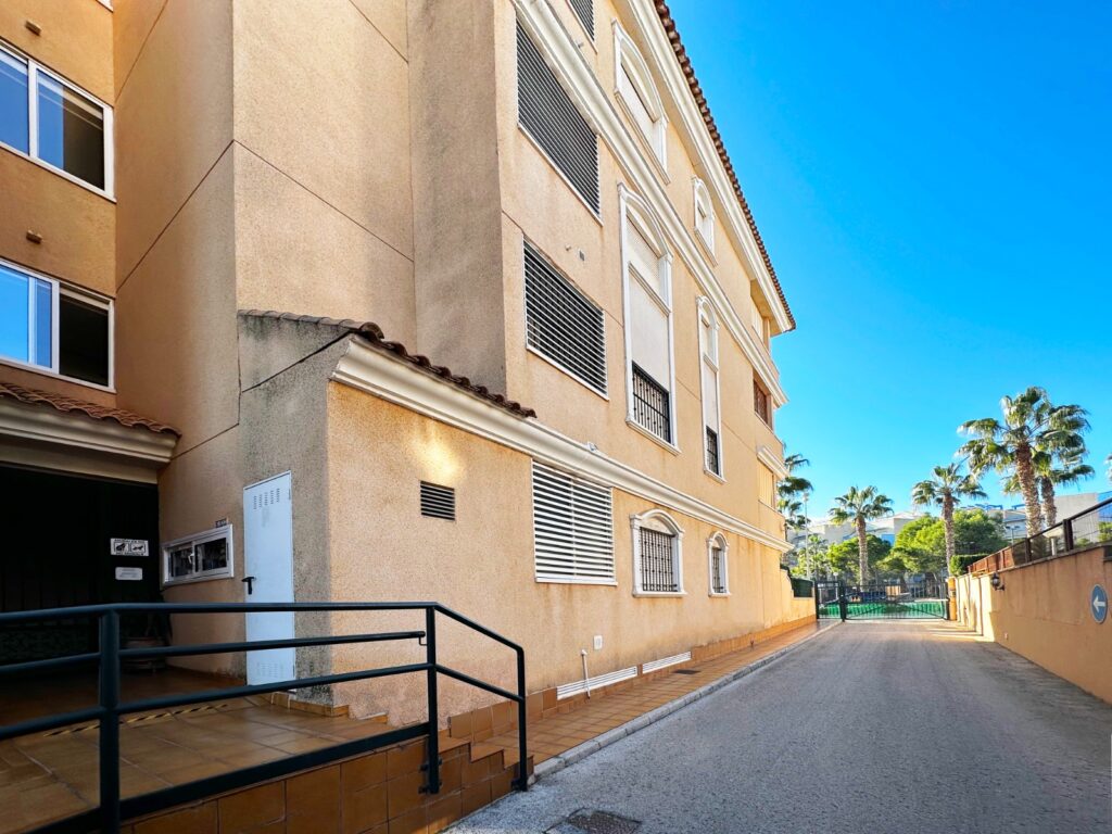 o_1jerqu8ps1rjm100um0ngbv1c7t2m