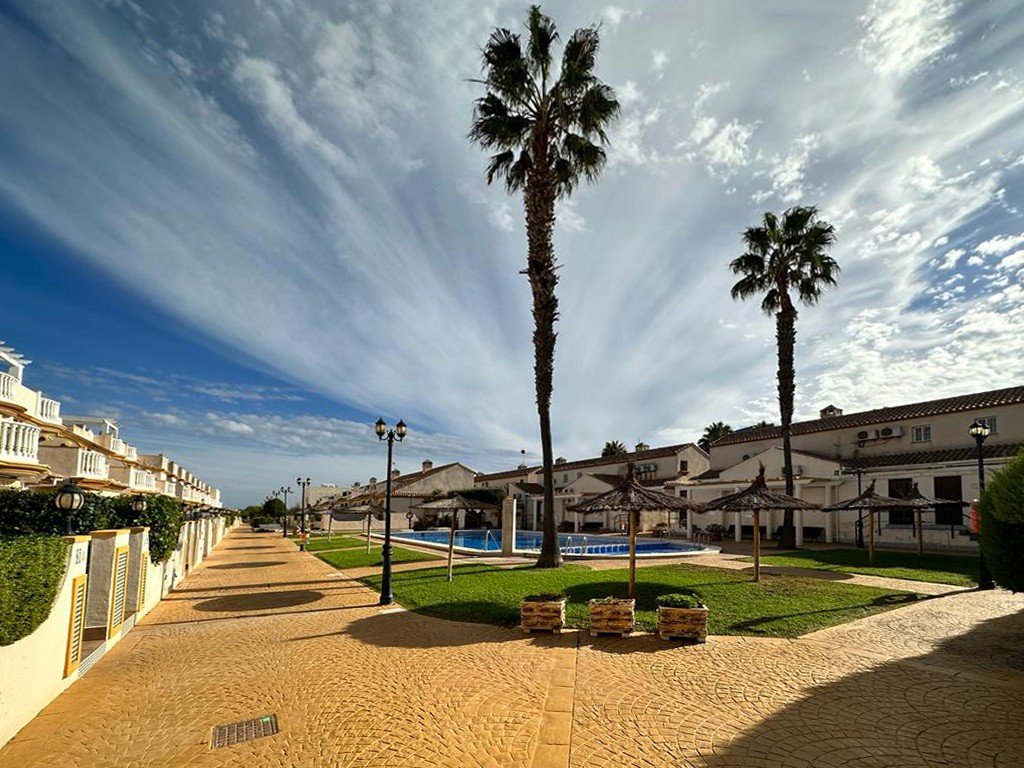 o_1jes4tk361h32rmub131njgcda1g