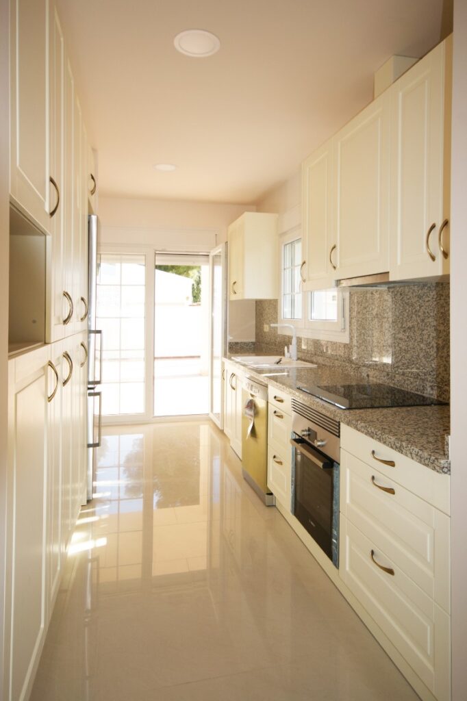 o_1jgf86hl9115417neote1fsssq23d